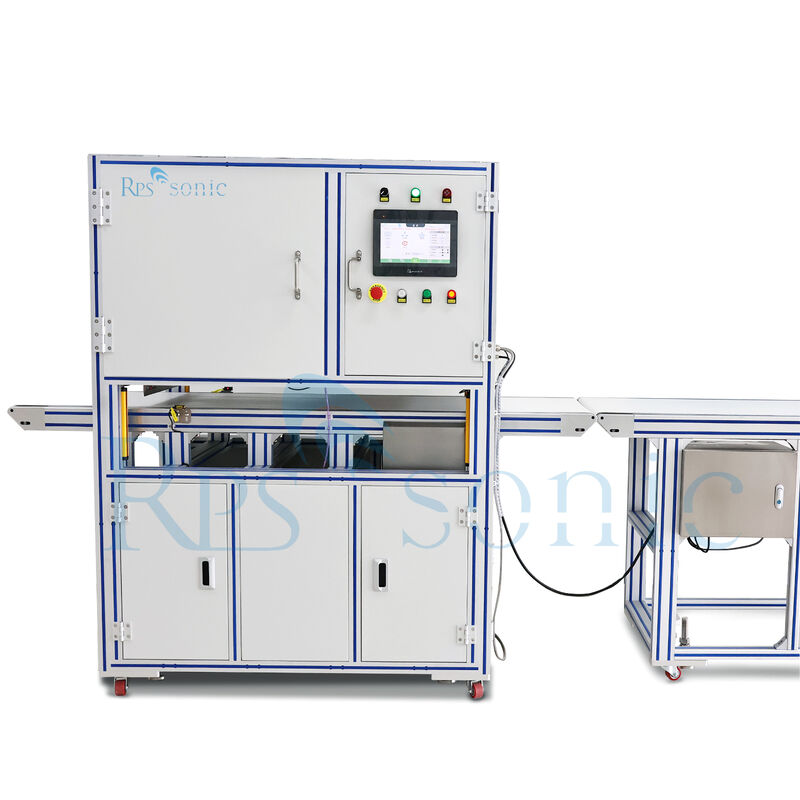 Utensile da taglio a ultrasuoni compatto progettato per il taglio senza soluzione di continuità di tessuti sintetici, materiali non tessuti e fogli di gomma